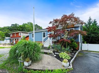 40 W Barnegat Ave, Ocean Gate, NJ 08740