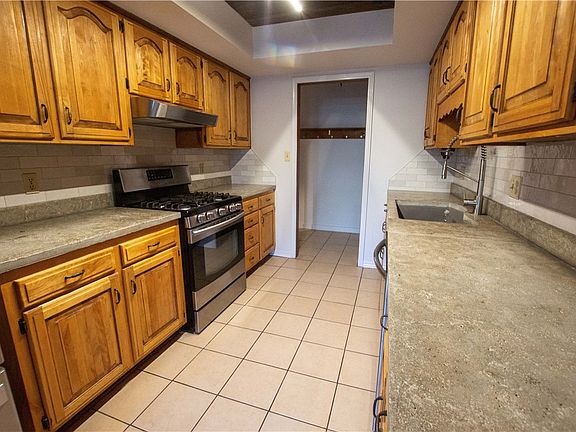 3rd image of 3516 N Northwood Ave