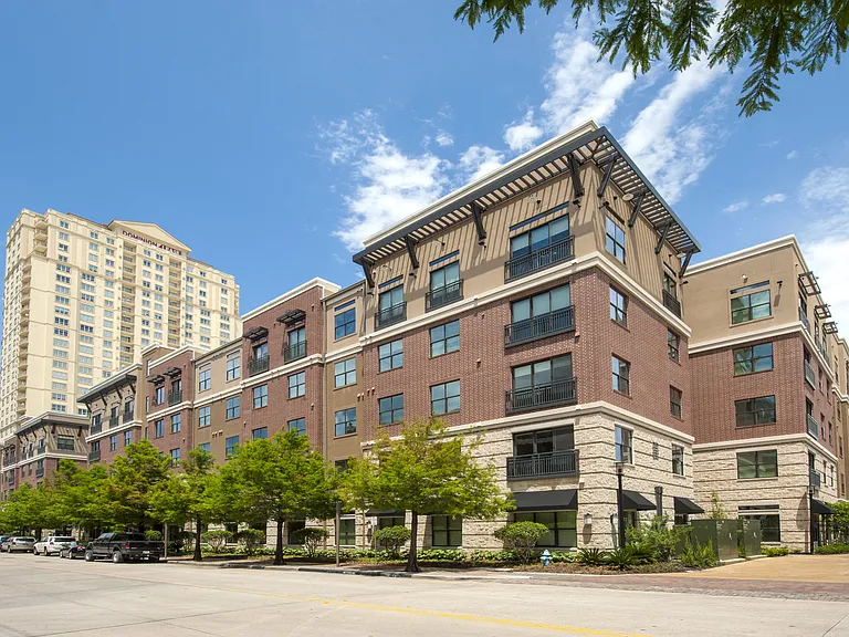 Caroline Post Oak — Photo 2