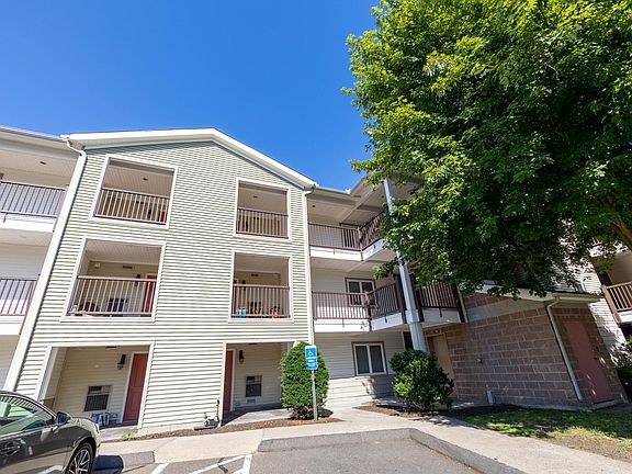 2nd image of 3250 Fairfield Ave APT 121