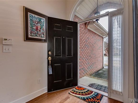 3rd image of 1125 Periwinkle Dr