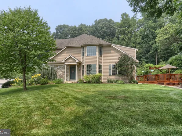 279 Sparrow Ln, Ephrata, PA 17522