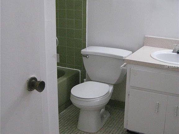 4th image of 7210 N Manhattan Ave APT 923