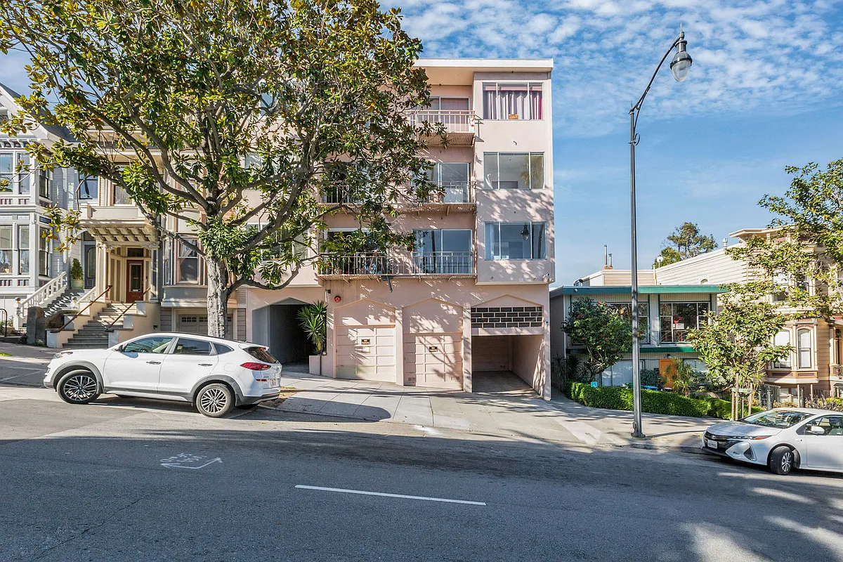 Building Photo - 1064 Dolores