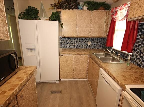5th image of 250 Loon Ln #250