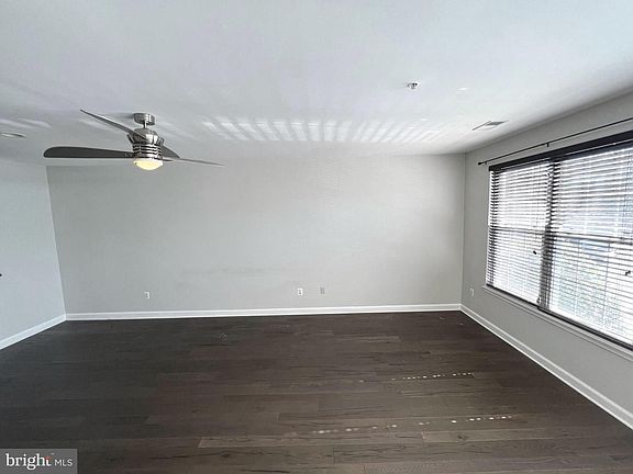3rd image of 2724 Oak Leaf Ct