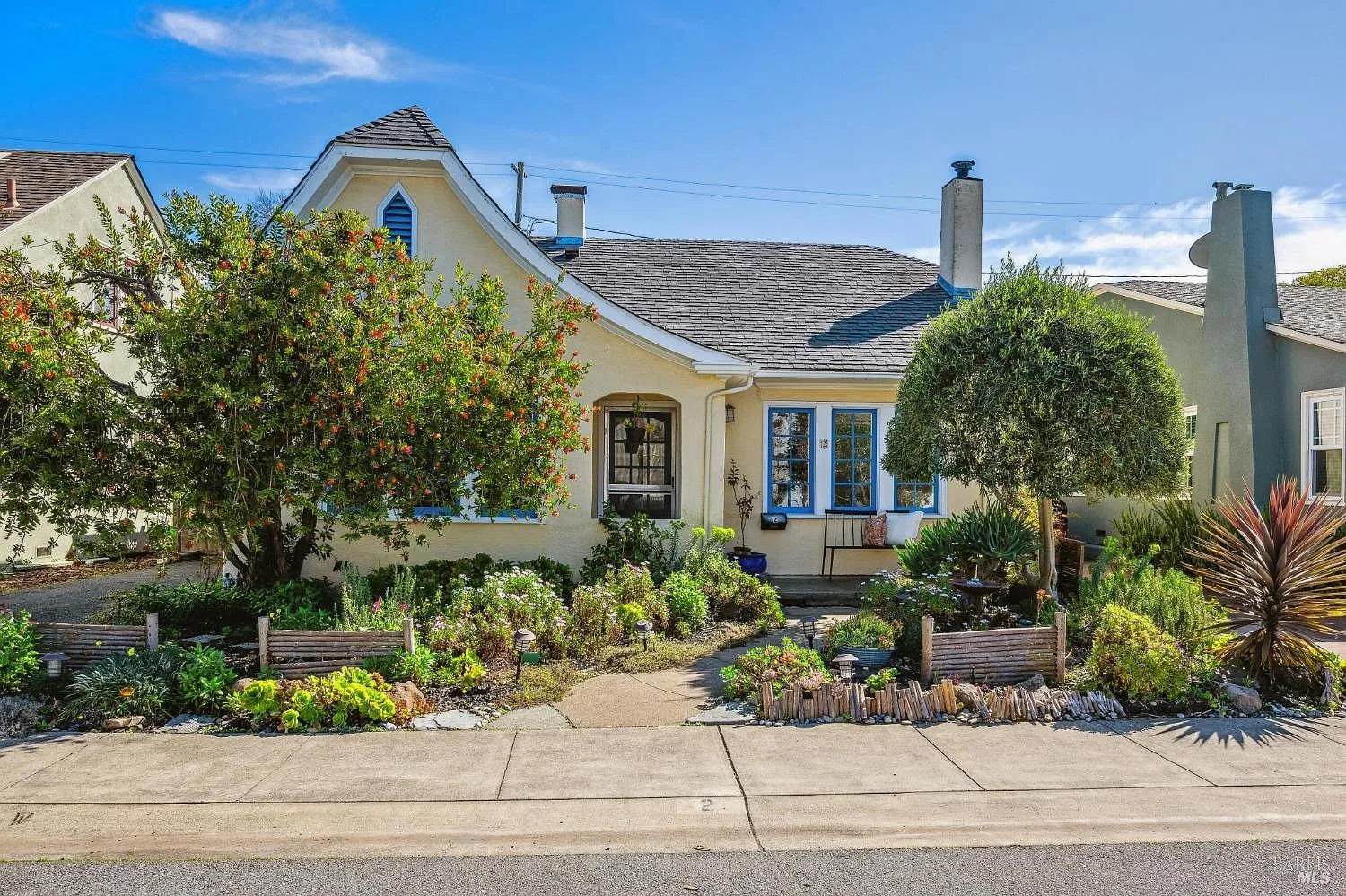 2 bed, 1.5 bath, 1000 sqft, $3,500 — Photo 1