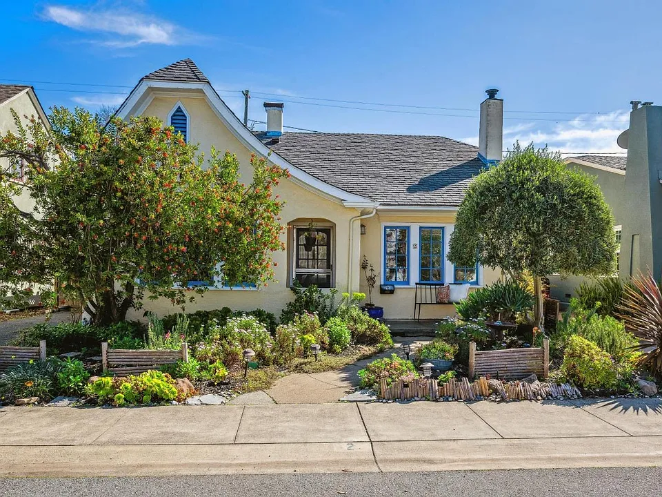2 Coady Ct