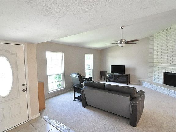 3rd image of 8714 Linda Vista Dr
