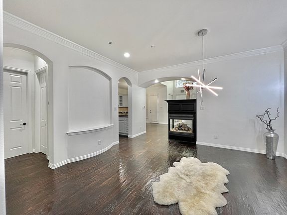 5th image of 2472 Greymoore Dr