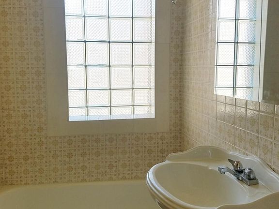 4th image of 2026 W Berwyn Ave #3