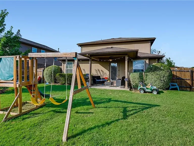 221 Purple Martin Ave — Photo 27
