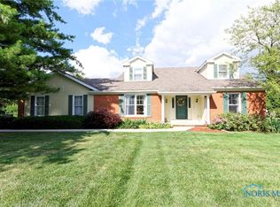 595 Carol Ln, Perrysburg, OH