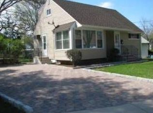 134 Independence Dr, Roselle, NJ 07203