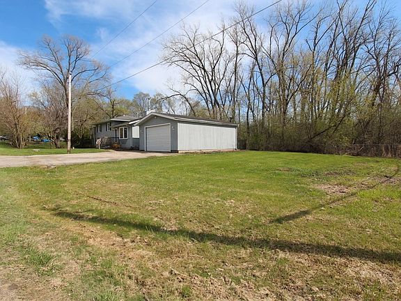 Exterior Front Side Yard