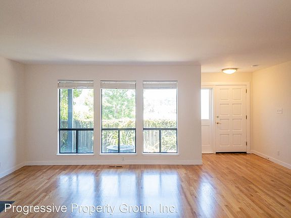 3rd image of 551 Virginia Dr