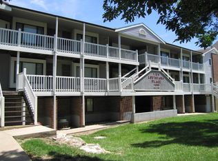 1136 Louisiana St APT 2B, Lawrence, KS 66044