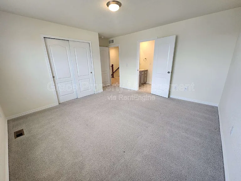 808 Byrd Dr — Photo 17