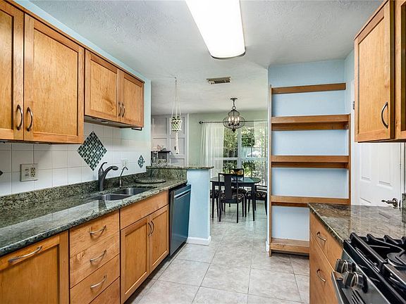 3rd image of 11212 SW 86th Pl
