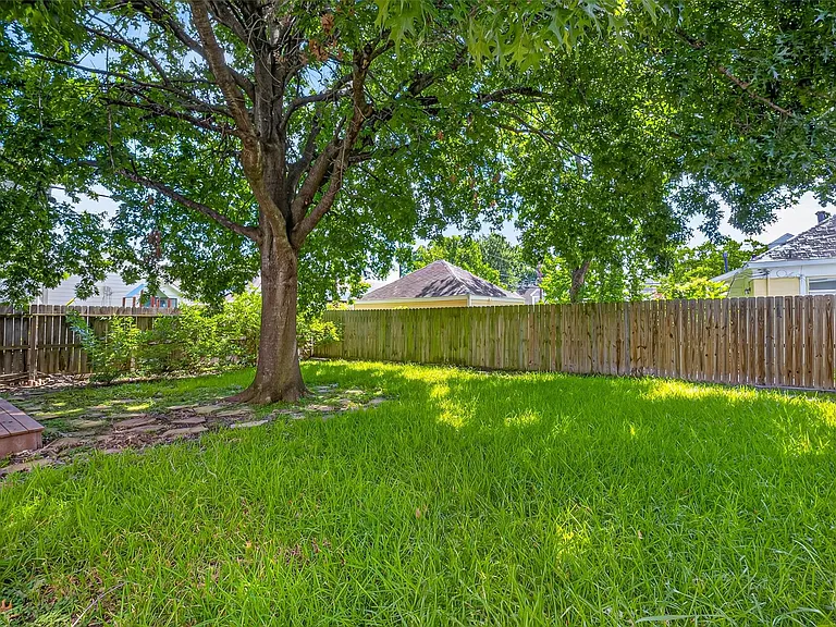 2406 Southgate Blvd — Photo 26