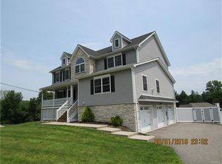 1 Village Gate Way, Monroe, NY 10950