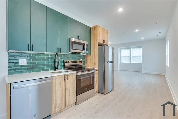 2 bed, 1000 sqft, $1,550 — Photo 1