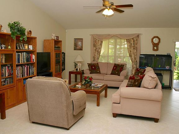 4th image of 1048 SW Idol Ave