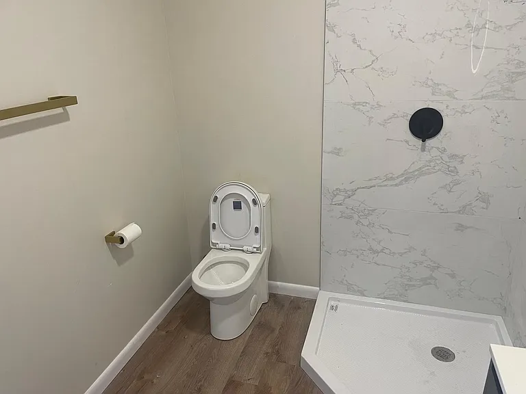 691-693 Wyoming Ave #2 — Photo 6