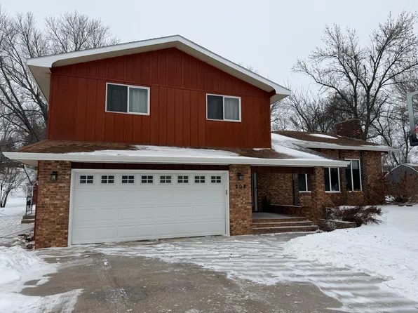 208 Ash St, Lisbon, ND 58054