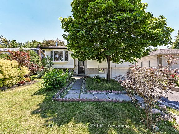 3rd image of 18 Drury Cres