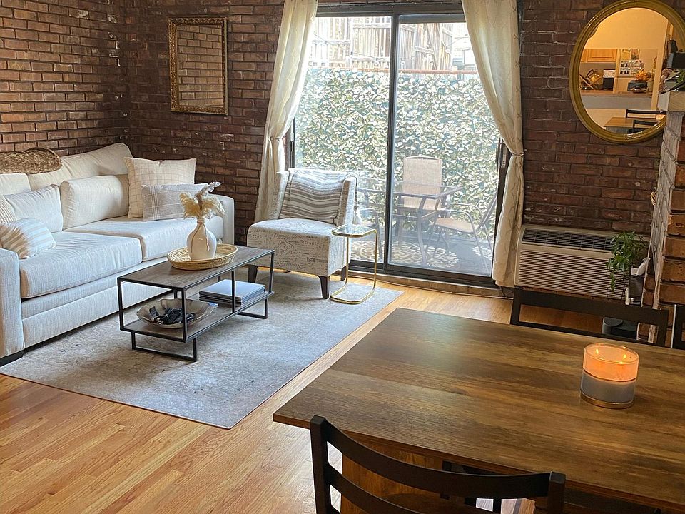 1st image of 2231 N Lincoln Ave #2