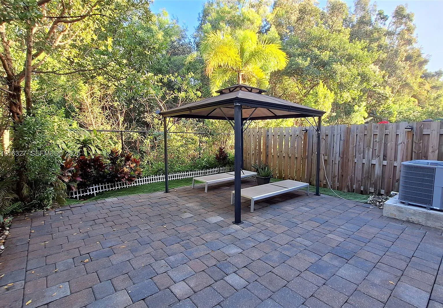 4 bed, 3.0 bath, $3,500 — Photo 1