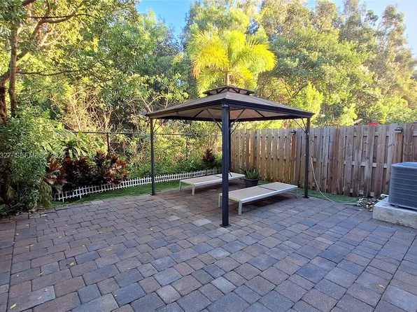 1325 NW 208th Ter, Miami Gardens, FL 33169