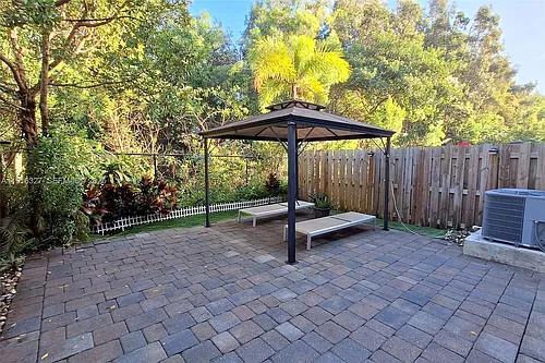 1325 NW 208th Ter Photo 1