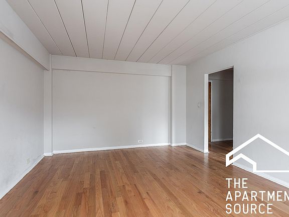 2nd image of 1365 W Touhy Ave #109