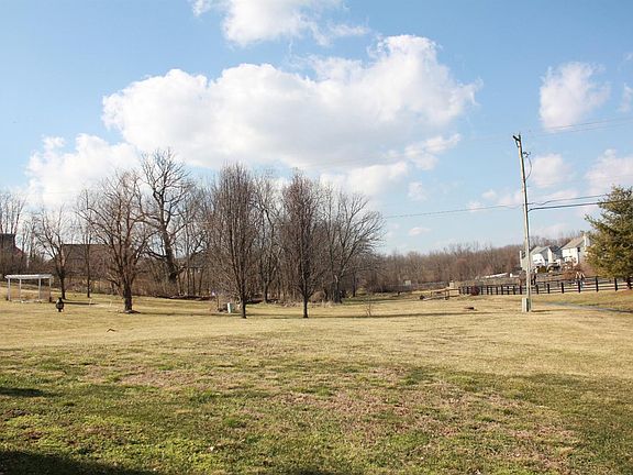 5th image of 112 Cross Creek Dr