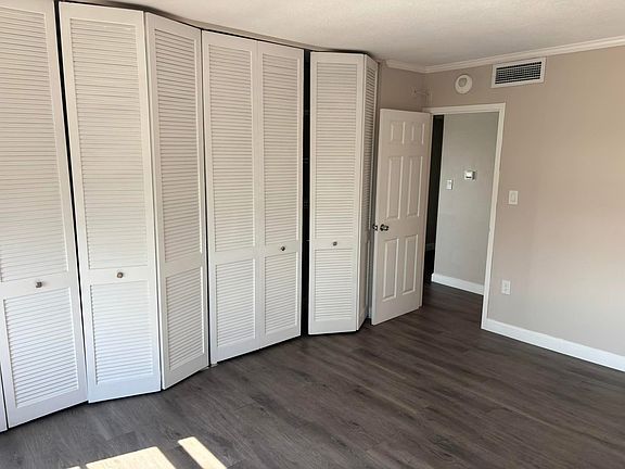 5th image of 2401 Bayshore Blvd Unit 902