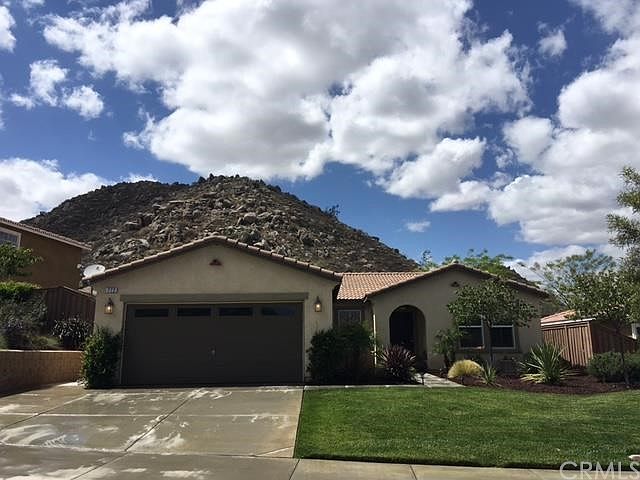1st image of 772 Amherst Way