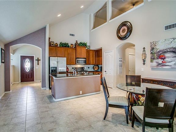 4th image of 608 Park Glen Ln