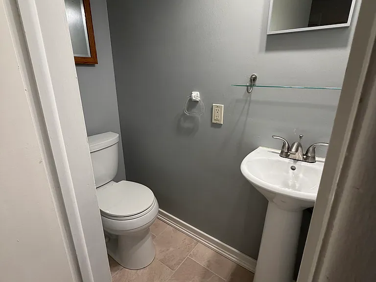 54 Tree Top Ln — Photo 26