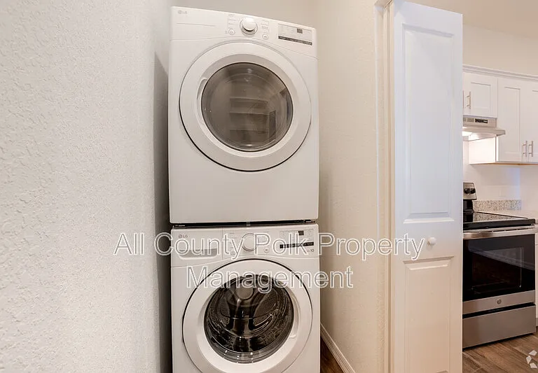 915 Ariana Apartment Community — Photo 26