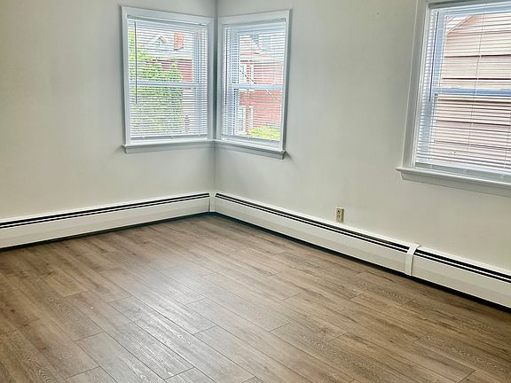 3rd image of 134 E Maple St APT C