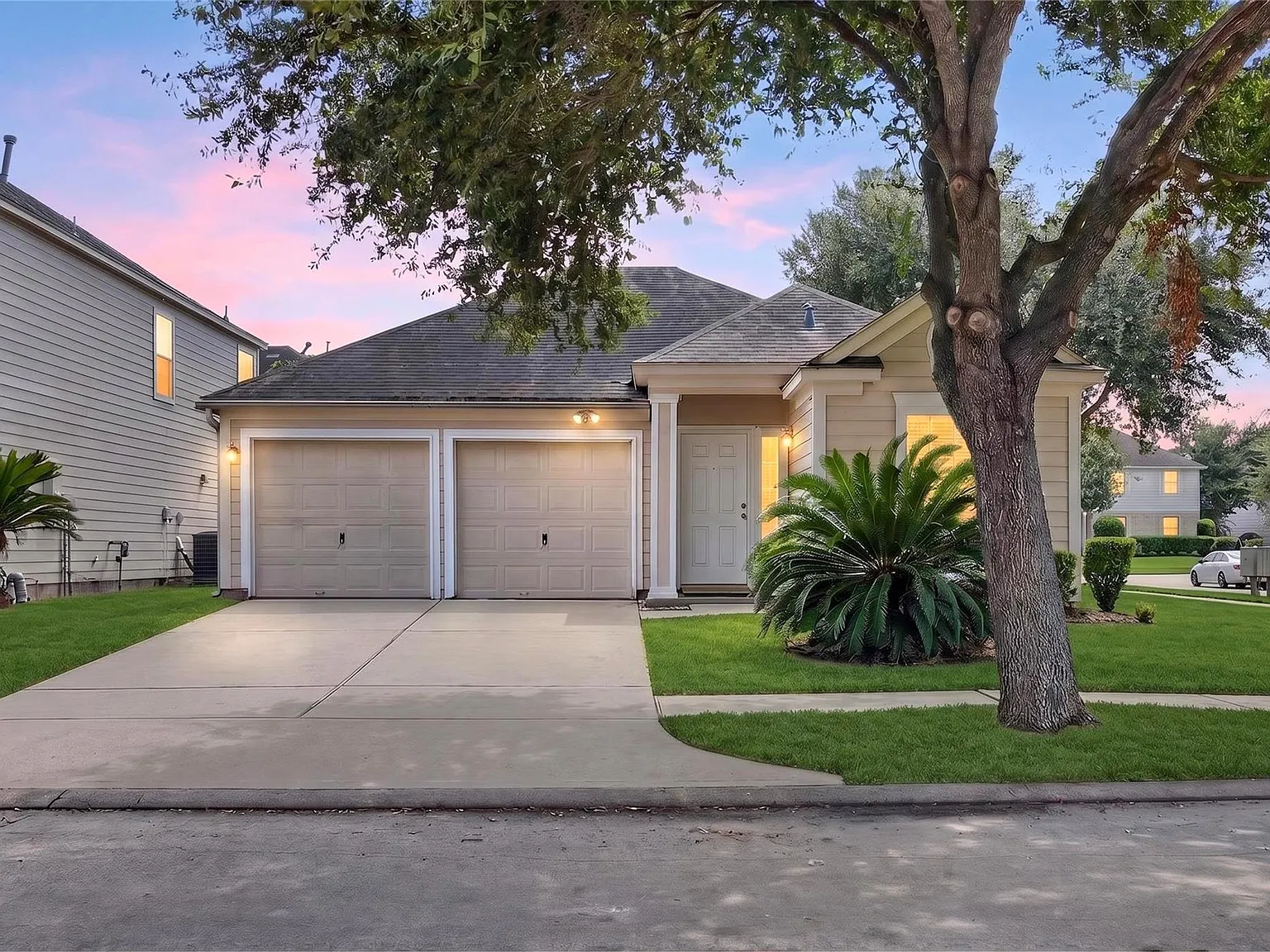 3 bed, 2.0 bath, 1600 sqft, $1,790 — Photo 1