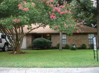 908 Rosebud Dr, Azle, TX 76020