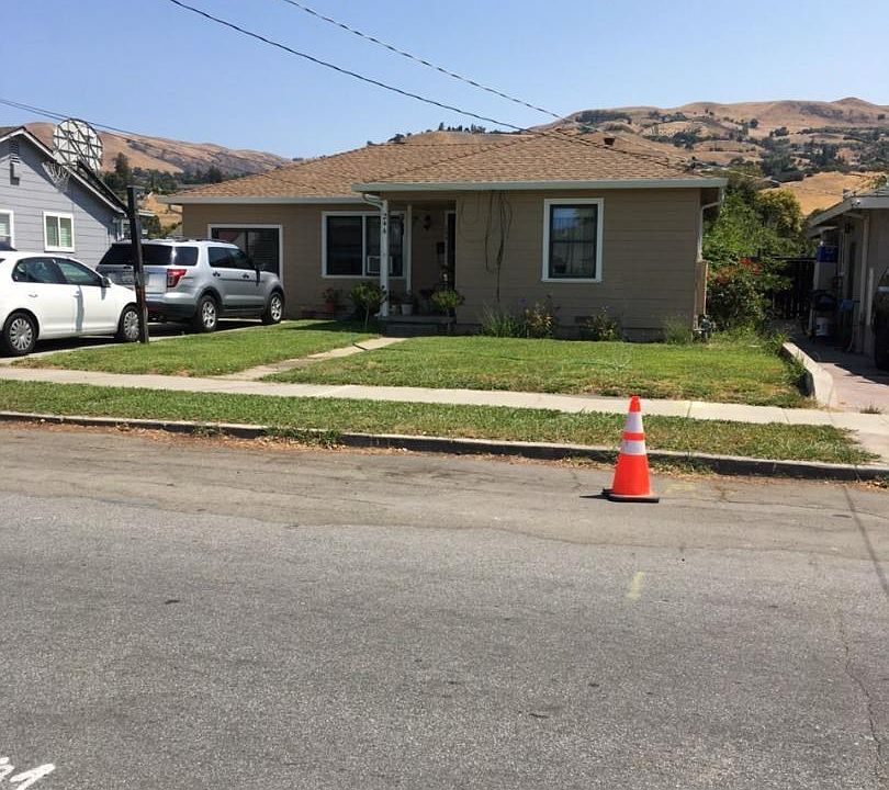 1st image of 244 S Cragmont Ave