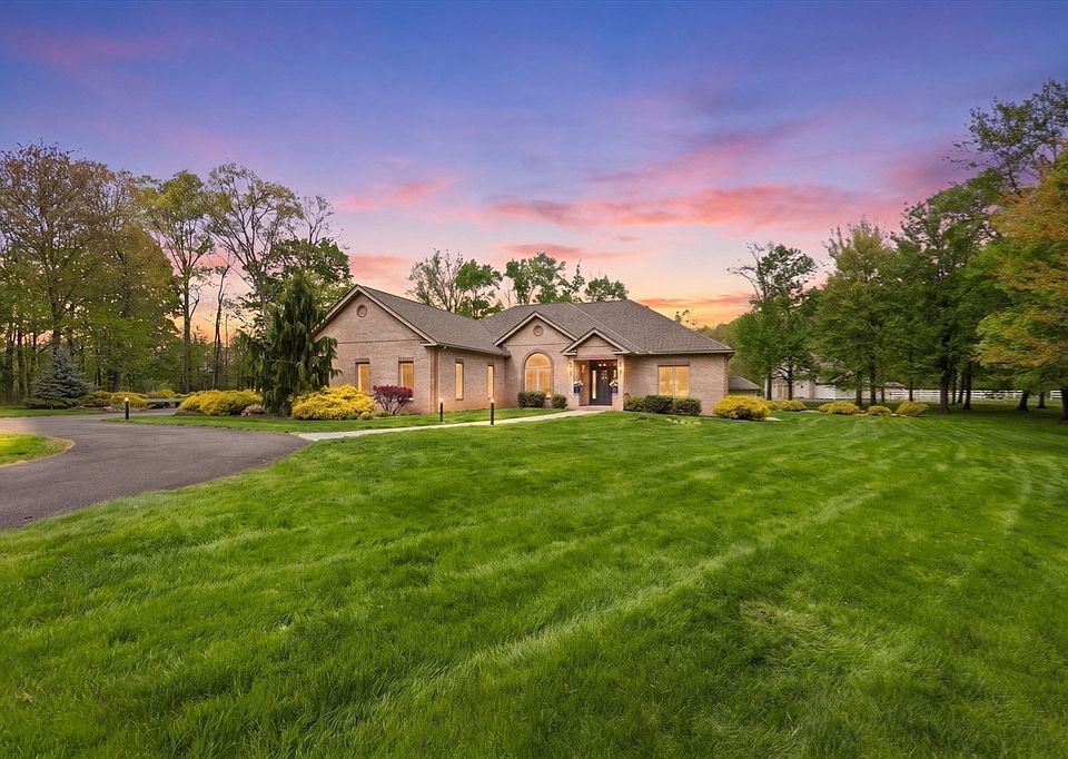 1st image of 33 Labrie Ln