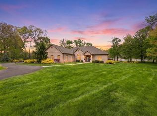 33 Labrie Ln, Holyoke, MA 01040