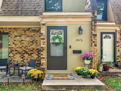 2076 Country Club Dr #20-2E, Woodridge, IL, 60517