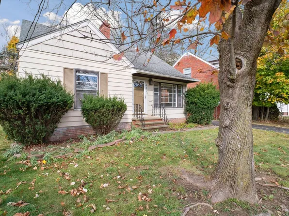 4105 Bluestone Rd, Cleveland Heights, OH 44121