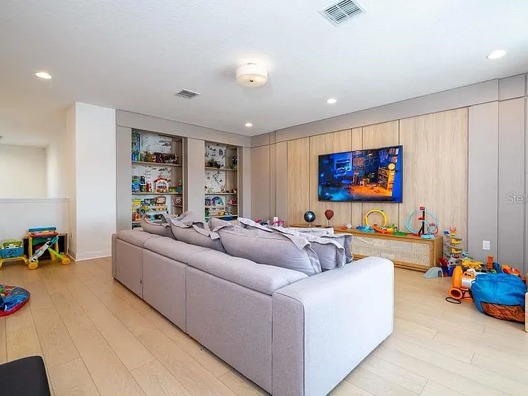 16870 Sanctuary Dr — Photo 74